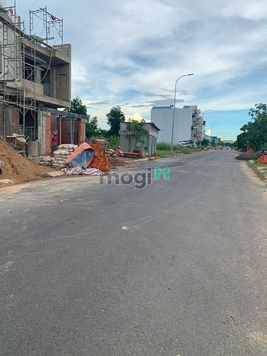 Hình ảnh cần bán nhanh nền đất thổ cư 102m2/ sổ hồng riêng/ 1,7 tỷ