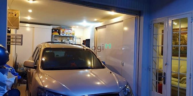 Hình ảnh Cho thuê nhà 3/2 Q10, 7x17m 3T thang máy chỉ 50 triệu