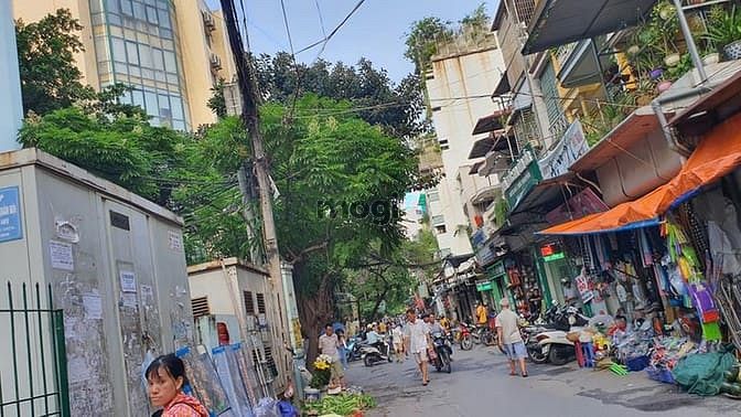 Hình ảnh MP Pháo Đài Láng, 115m2, 3 tầng, kinh doanh đỉnh, 180tr/m2