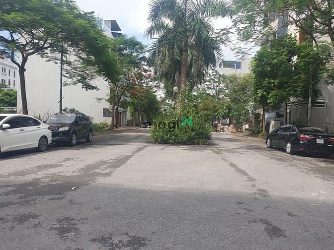 Hình ảnh Chính chủ cần bán lô đất 80m2 khu phân lô Việt Hưng cao cấp.