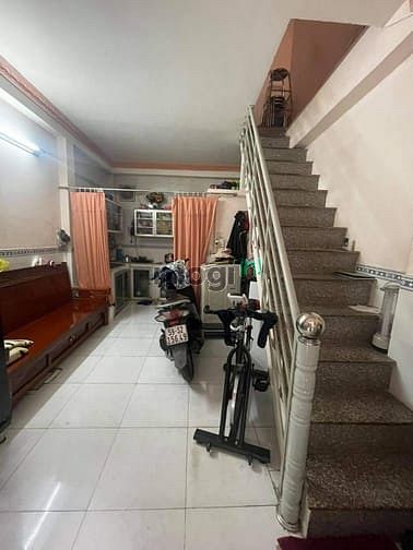 Hình ảnh Quận 8, Đường Đông Hồ, 30m2(4x7.5m), 2 Tầng, Chỉ: 2,5 Tỷ.