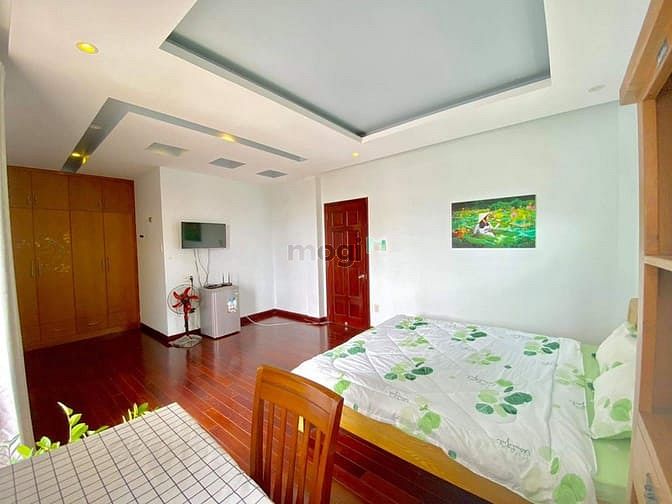 Hình ảnh CChung cư dịch vụ khu vực Thảo Điền có ban công