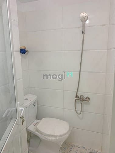 Hình ảnh Phòng máy lạnh, 18m2, gần Lotter Mart, cộng hòa