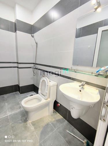 Hình ảnh Mb6623 nạp rút nhanh chóng full nội thất giáp Lê Văn Sỹ quận 3, cửa sổ cực thoáng giá SV