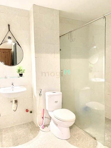 Hình ảnh phòng ngủ riêng - bao chi phí dịch vụ- ngay ngã tư hàng xanh