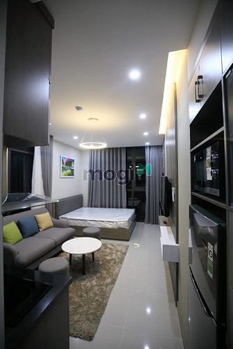 Hình ảnh Studio nội thất hiện đại ban công lớn tại Hai Bà Trưng gần Lê Duẩn