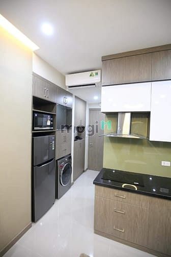 Hình ảnh Studio nội thất hiện đại ban công lớn tại Hai Bà Trưng gần Lê Duẩn