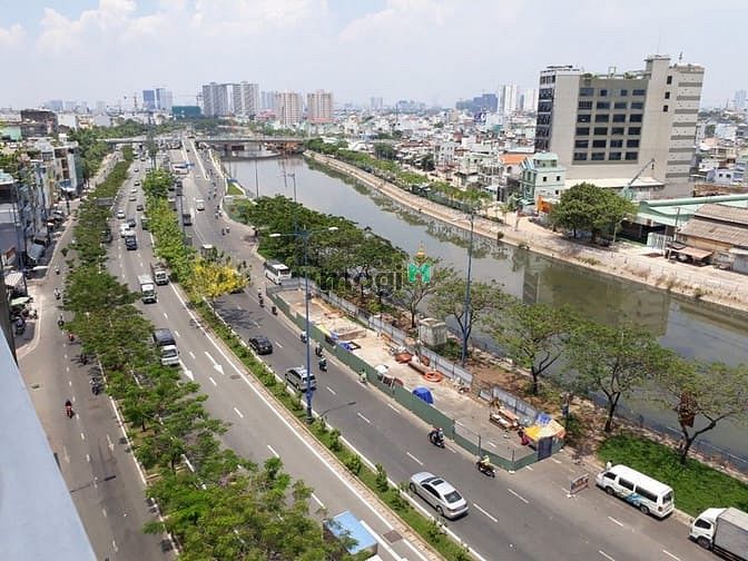 Hình ảnh Studio đầy đủ nội thất, mặt tiền đường Võ Văn Kiệt Q5, diện tích 35m2