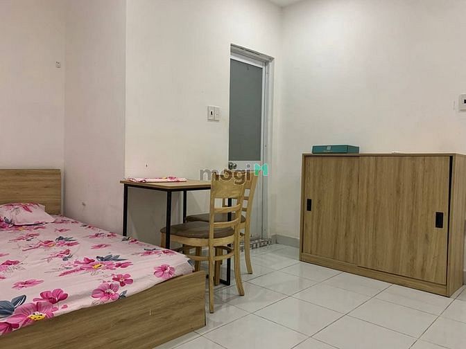 Hình ảnh Phòng 20m2 đường Thạch Lam, đầy đủ giường nệm, kệ bếp