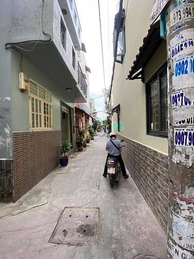 Hình ảnh Nhà hót phường 10 Tân Bình giá chỉ 2,4 tỷ