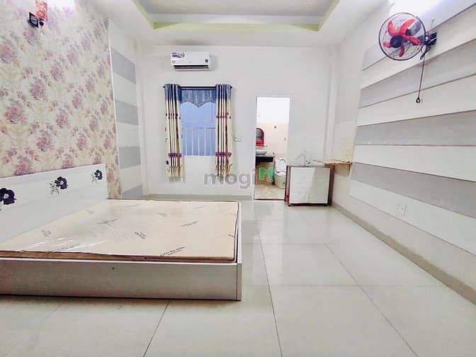 Hình ảnh Phòng Ban Công Gò Vấp 30m2, Ngay chợ Phạm Văn Bạch