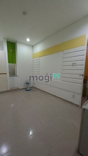 Hình ảnh Phòng trọ quận 5 có máy lạnh, tủ lạnh, tủ âm tường