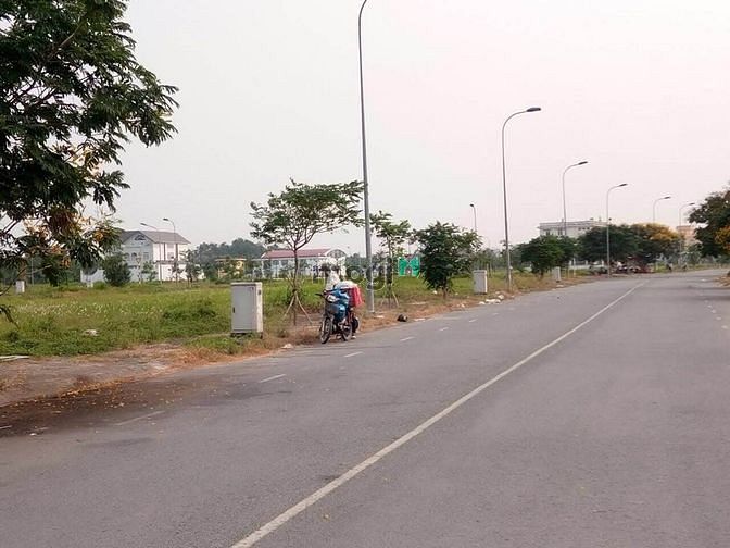 Hình ảnh Đất nền Bình Dương có sổ hồng, khu dân cư đông đúc, giá chỉ 950 triệu