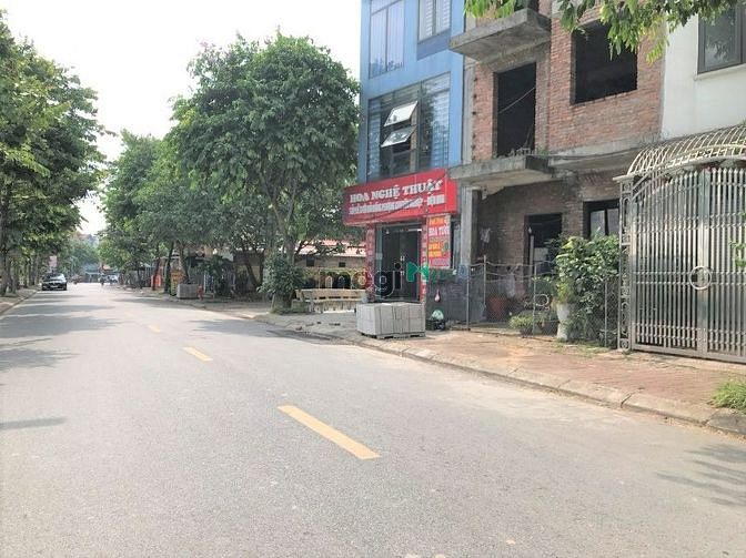 Hình ảnh Bán mảnh đất đấu giá 2 mặt thoáng cách hồ Ben 20m ở tổ 11 Thạch Bàn
