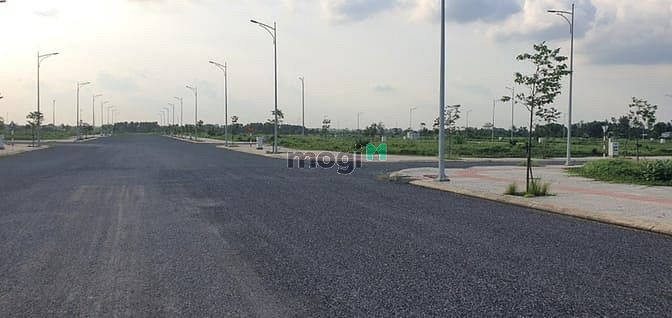 Hình ảnh Đất mặt tiền đường hương lộ 2 đối diện sân golf long thành