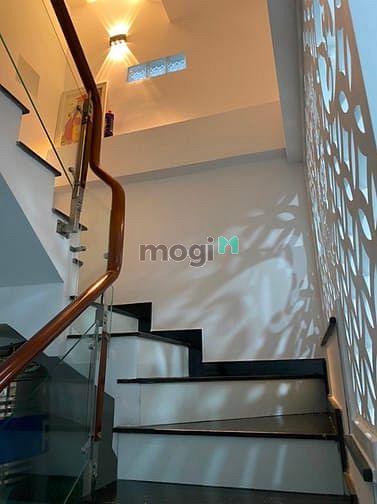 Hình ảnh Nhà 2 lầu,sân thượng,  301/ Trần Xuân Soạn