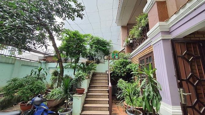 Hình ảnh Biệt thự mặt đường, khu VIP sân bay 8.3 x 26.4 chưa đến 200Tr/m.