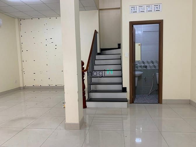 Hình ảnh Biệt Thự 8x13m, 1 lầu, HXH, gần Phổ Quang sân bay, giá 17 triệu còn TL