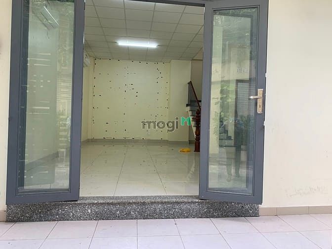 Hình ảnh Biệt Thự 8x13m, 1 lầu, HXH, gần Phổ Quang sân bay, giá 17 triệu còn TL