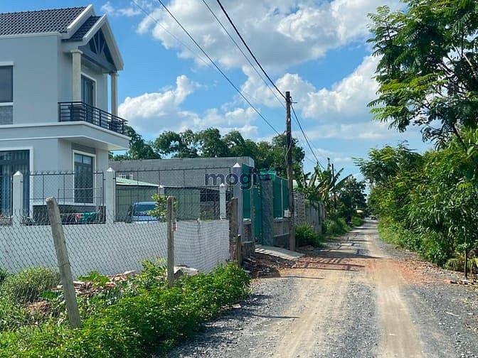 Hình ảnh Bán Nền đất Xã Phạm Văn Hai, Đường Thanh Niên 210m2. Giá 17tr/m2