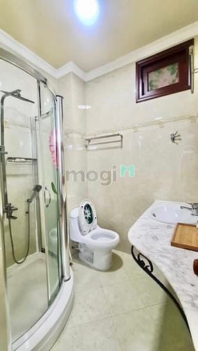 Hình ảnh Phòng Quận 1, Full nội thất, vị trí trung tâm