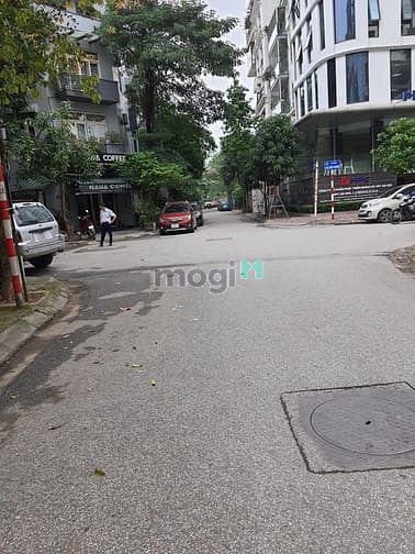 Hình ảnh Bán đất Phạm Văn Đồng 70m2, kinh doanh, ô tô đỗ cửa, giá chỉ 3 tỷ (TL)