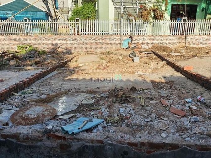 Hình ảnh cần bán mảnh đất 40m2 vị trí đắc địa cực đẹp ở HÒE THỊ cực rẻ.