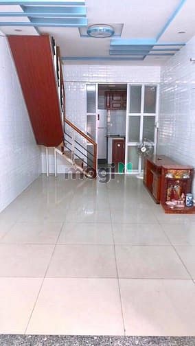 Hình ảnh Bình thạnh - 2 lầu hẻm xe hơi - Cho thuê 7 trệu /tháng-