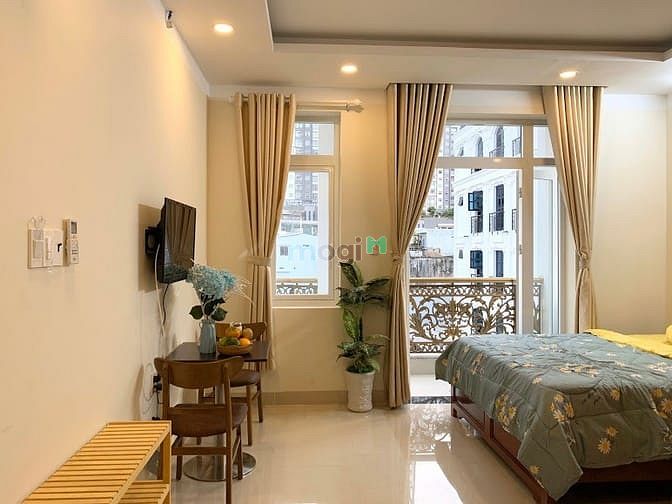 Hình ảnh Căn Hộ BAN CÔNG Thoáng Mát, Sang Trọng, Đối Diện NTĐ Phú Thọ Quận 10