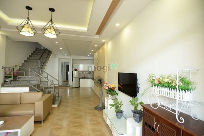 Hình ảnh Cho thuê nhà gần Phạm Văn Đồng 3PN full NT có sân vườn