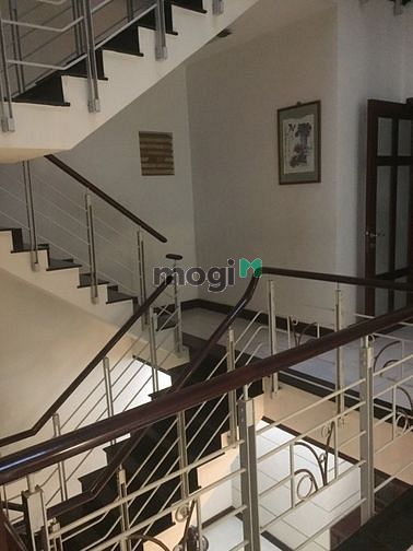 Hình ảnh Cho Thuê Nhà Phổ Quang, Quận Tân Bình, DT: 10x20m, 2 lầu