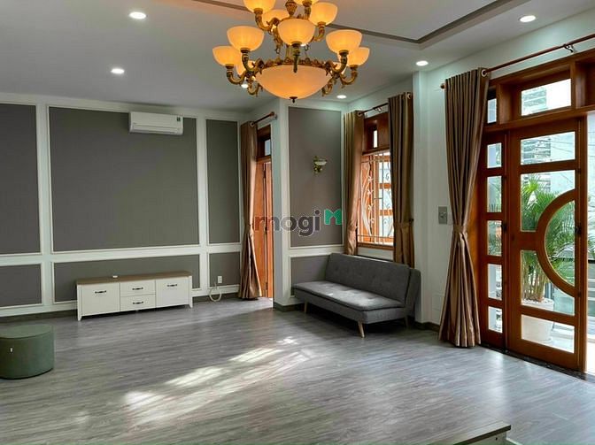 Hình ảnh Cho Thuê Nhà Phổ Quang, Quận Tân Bình, DT: 10x20m, 2 lầu