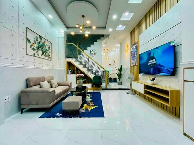 Hình ảnh Cho Thuê Nhà 3 Lầu 4 Phòng Khu Làng Báo Chí