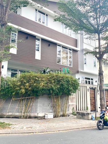 Hình ảnh Cho Thuê Biệt Thự 600m2 Nguyễn Ư Dĩ - Thiết Kế Hiện Đại