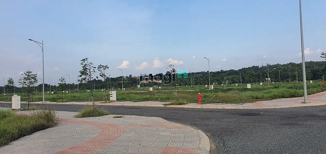 Hình ảnh Đất sổ đỏ đối diện sân golf long thành cách quốc lộ 51 3km