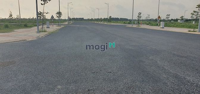 Hình ảnh Đất sổ đỏ đối diện sân golf long thành cách quốc lộ 51 3km