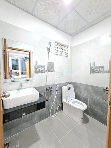 Hình ảnh Studio cửa sổ thoáng mát, THANG MÁY, New 100%, hẻm ô tô, Quận 1