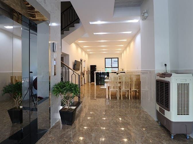 Hình ảnh Nhà nguyên căn gần biển có thang máy