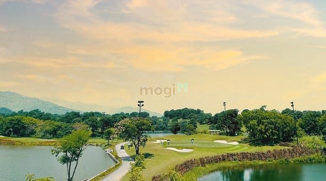 Hình ảnh Chính Chủ Cần Bán  suất ngoại giao biệt thự sân Golf Skylake View 100%