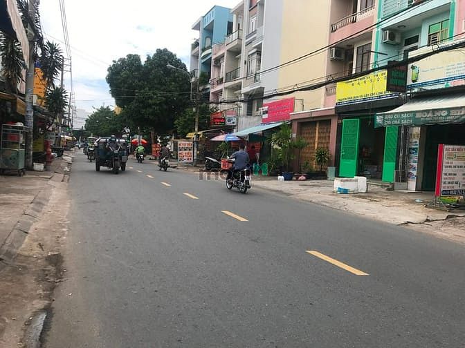 Hình ảnh Nhà cho thuê MT đường Tên Lửa , buôn bán tấp nập