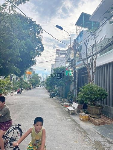 Hình ảnh Cần bán nhà Đẹp Đường 51 Quận 7