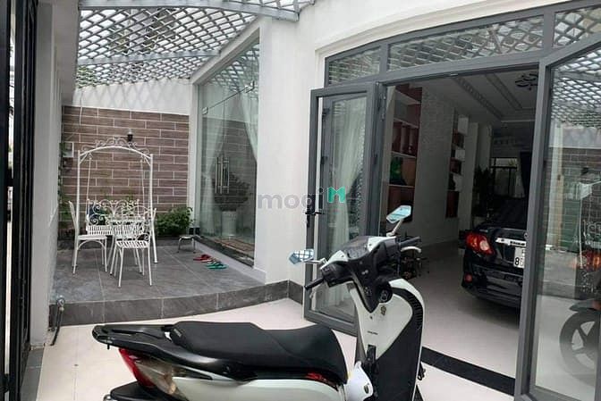 Hình ảnh Cần bán nhà Đẹp Đường 51 Quận 7