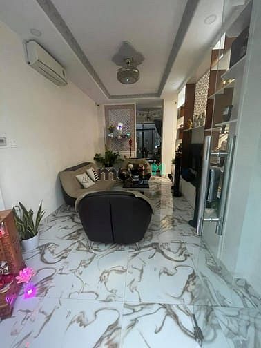 Hình ảnh Cần bán nhà Đẹp Đường 51 Quận 7