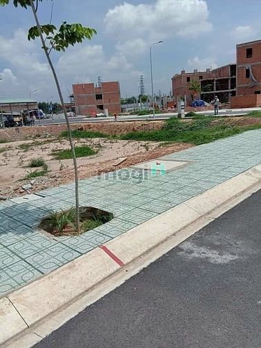 Hình ảnh Cần tiền bán gấp lô đất đẹp gần chợ. Chỉ 650 triệu