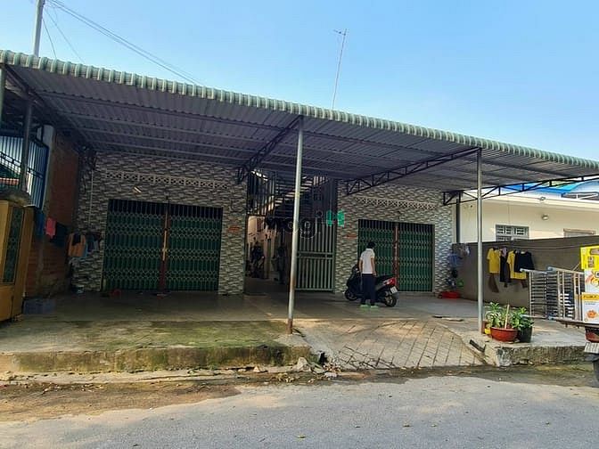 Hình ảnh Bán nhà trọ 7p + 1 kiot đường 40 và lô đất đường 32 ngay cổng KCN