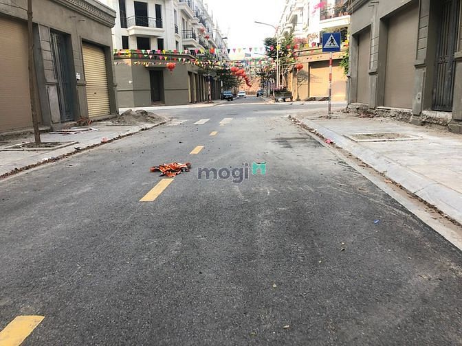 Hình ảnh Cần bán 100m TĐC X6 Thạch Bàn, Long Biên, view vườn hoa: