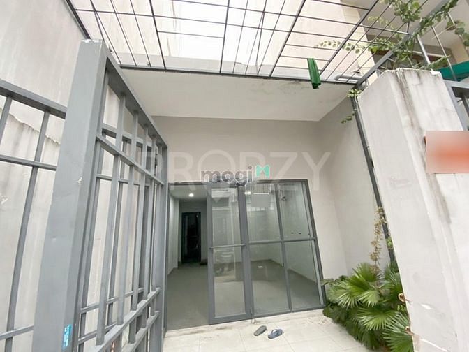 Hình ảnh Nhà đẹp, có sân vườn, 2pn, 4x17, hẻm xe tải, thích hợp vp, online