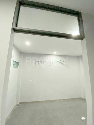 Hình ảnh Nhà đẹp, có sân vườn, 2pn, 4x17, hẻm xe tải, thích hợp vp, online