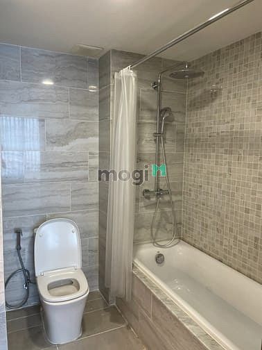 Hình ảnh Kingdom quận 10 Cho thuê nhanh căn 2PN,2WC Nội Thất Mới