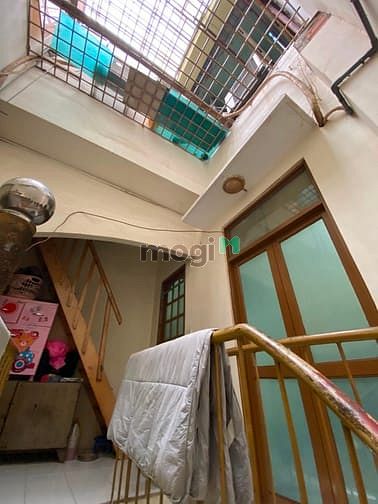 Hình ảnh Nhà hẻm Q1 Cô Giang gần trung tâm
